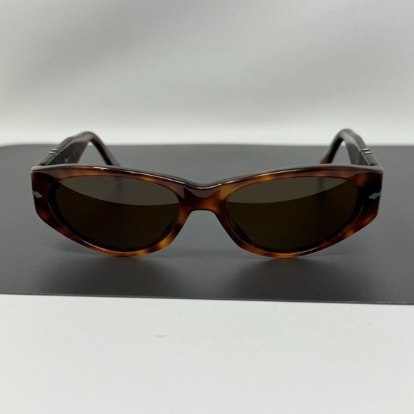 Persol vintage 90s oval sunglasses model 2546 30/33 made in Italy. 53 [] 16 main image 12